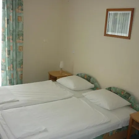 Holiday Hotel 3*