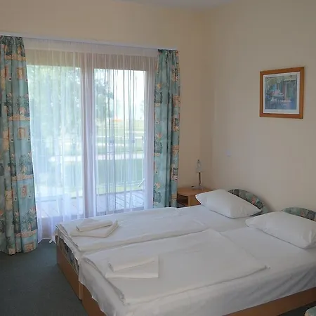 Holiday Hotel
